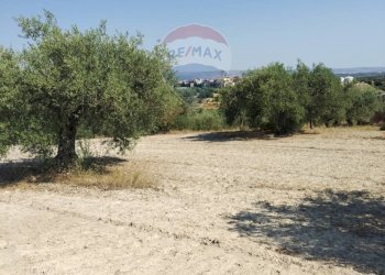 Vista dell\'acqua - Terreno edificabile Via Canonica
 
snc, Mazzarrone - foto 17