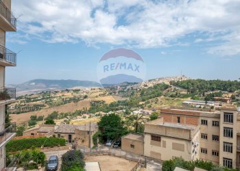 Edificio all\'aperto - Appartamento Via Santa Maria Di Gesù
 
74, Caltagirone - foto 6
