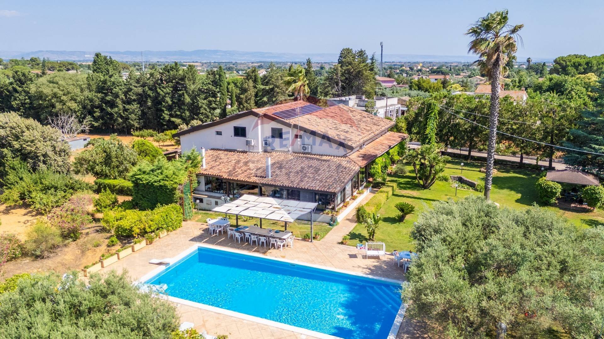 Piscina - Villa Via Manfredi Modica
 
25, Caltagirone - foto 2