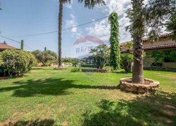 Giardino - Villa Via Manfredi Modica
 
25, Caltagirone - foto 4