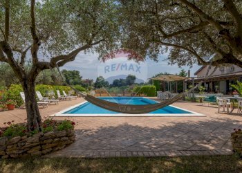 Piscina - Villa Via Manfredi Modica
 
25, Caltagirone - foto 12