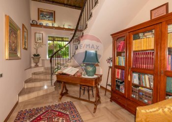 Scale - Villa Via Manfredi Modica
 
25, Caltagirone - foto 15