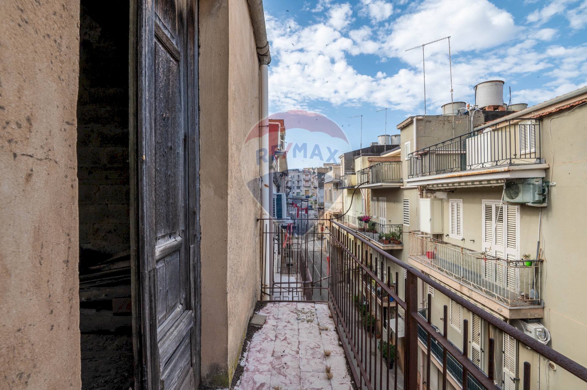Balcone - Casa semi indipendente Via Giuseppe Garibaldi
 
83, Mirabella Imbaccari - foto 1