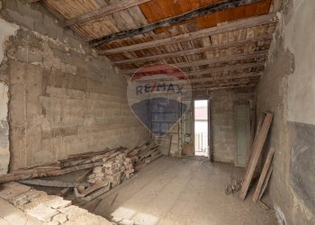 Stanza vuota - Casa semi indipendente Via Giuseppe Garibaldi
 
83, Mirabella Imbaccari - foto 15