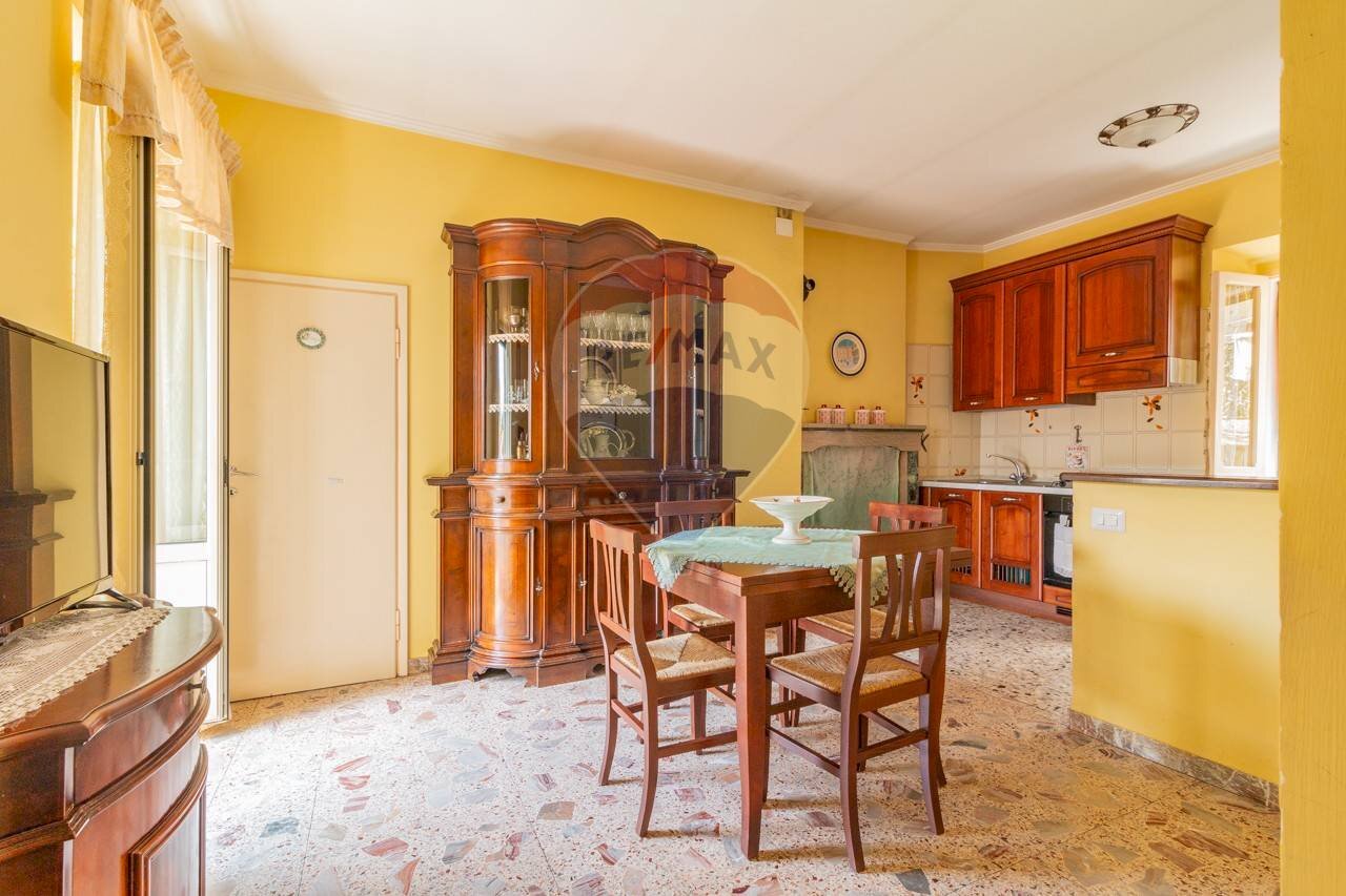 Sala da pranzo - Bilocale Via Montebello
 
129, Ischia di Castro - foto 1