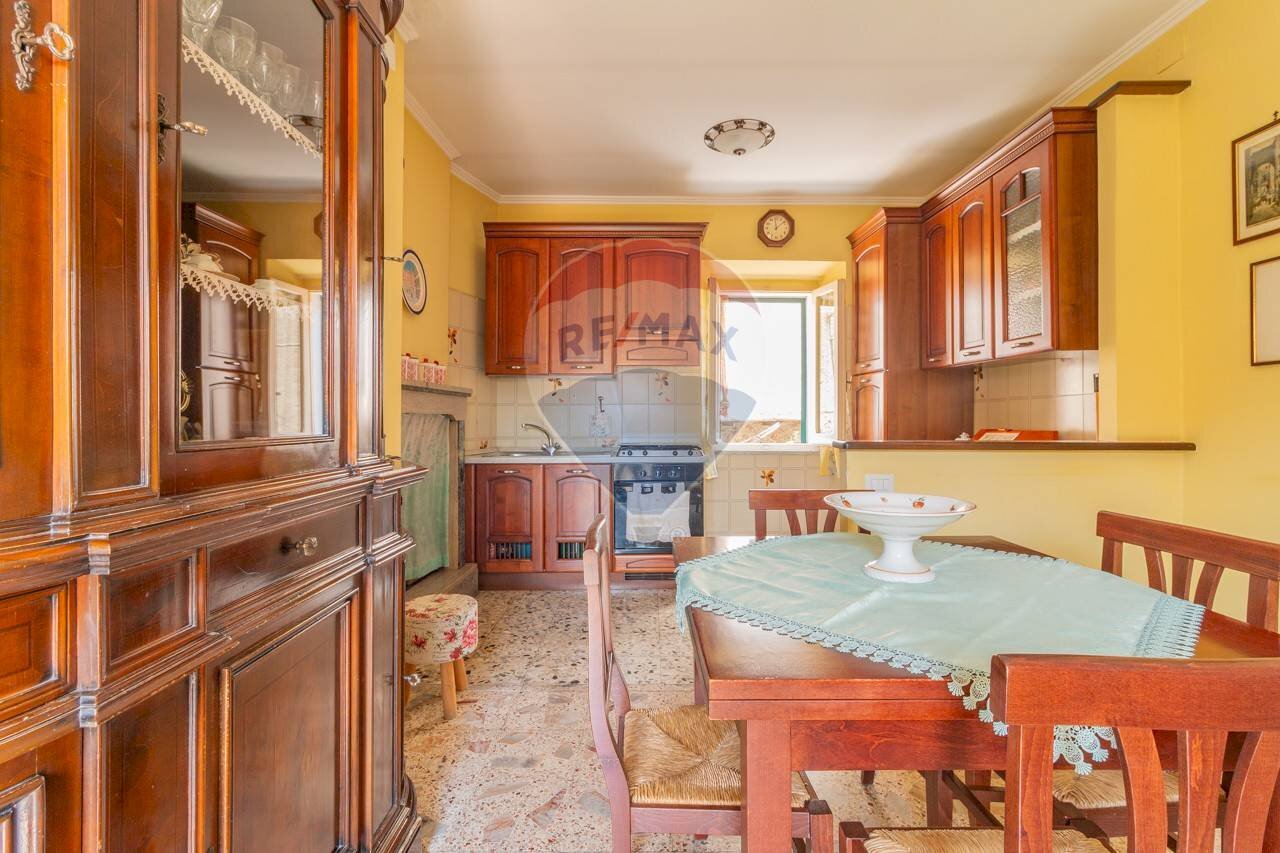 Cucina - Bilocale Via Montebello
129, Ischia di Castro - foto 2