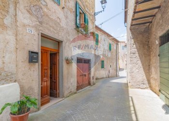 Edificio all\'aperto - Bilocale Via Montebello
 
129, Ischia di Castro - foto 5