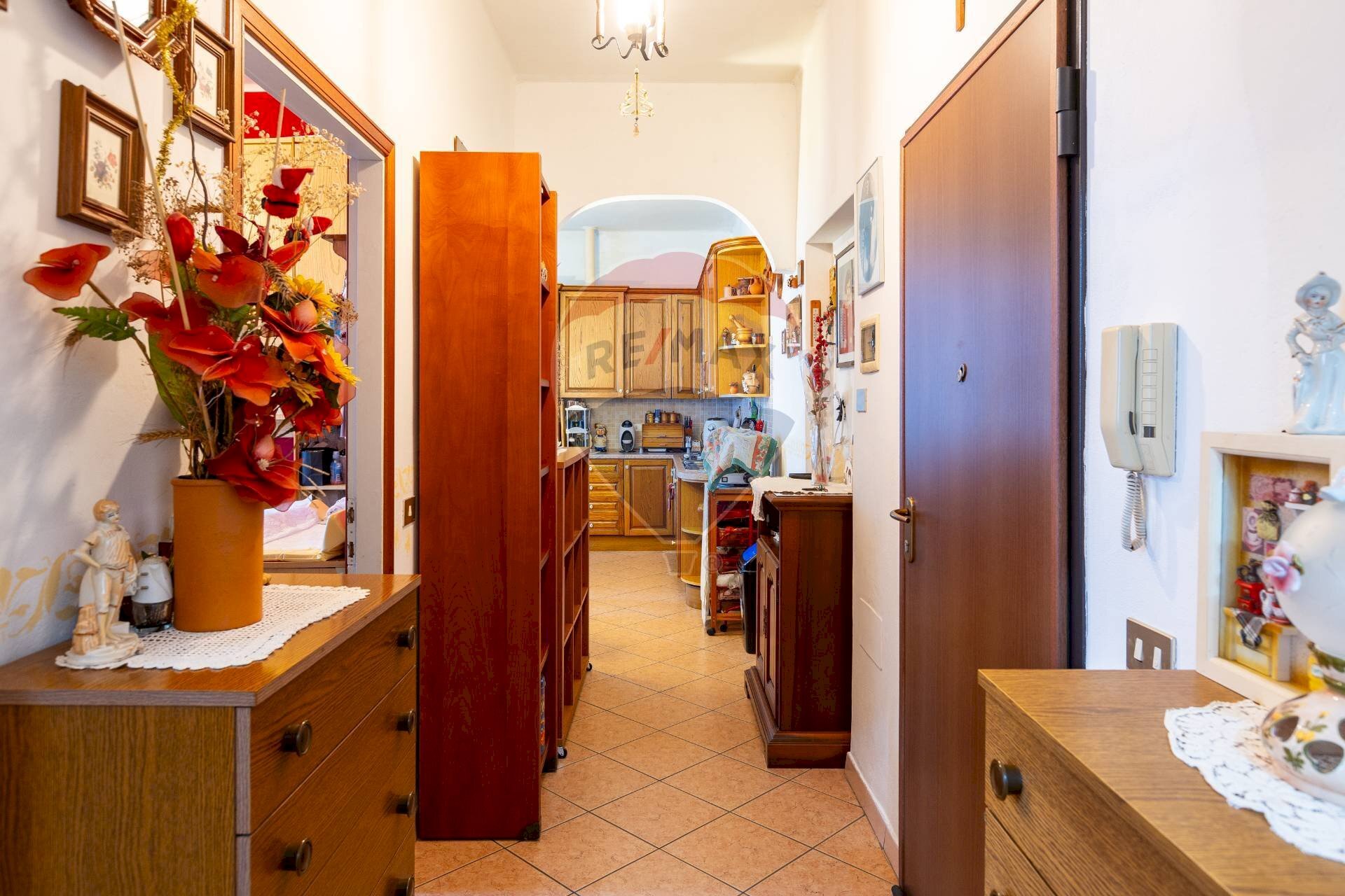 Hall / corridoio - Trilocale Via Roma
 
30, Soragna - foto 2