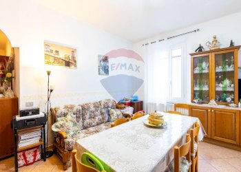 Sala da pranzo - Three-room apartment Via Roma
 
30, Soragna - photo 3