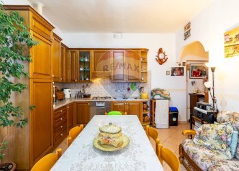 Cucina - Three-room apartment Via Roma
 
30, Soragna - photo 5