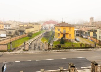 Edificio all\'aperto - Three-room apartment Via Roma
 
30, Soragna - photo 14