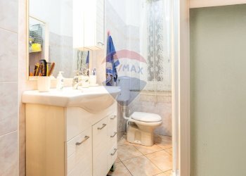 Bagno - Three-room apartment Via Roma
 
30, Soragna - photo 22