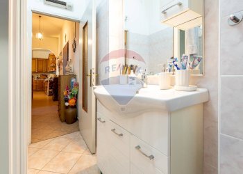 Bagno - Three-room apartment Via Roma
 
30, Soragna - photo 24