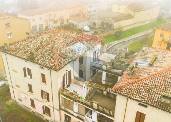 Edificio all\'aperto - Three-room apartment Via Roma
 
30, Soragna - photo 35