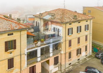 Edificio all\'aperto - Three-room apartment Via Roma
 
30, Soragna - photo 36