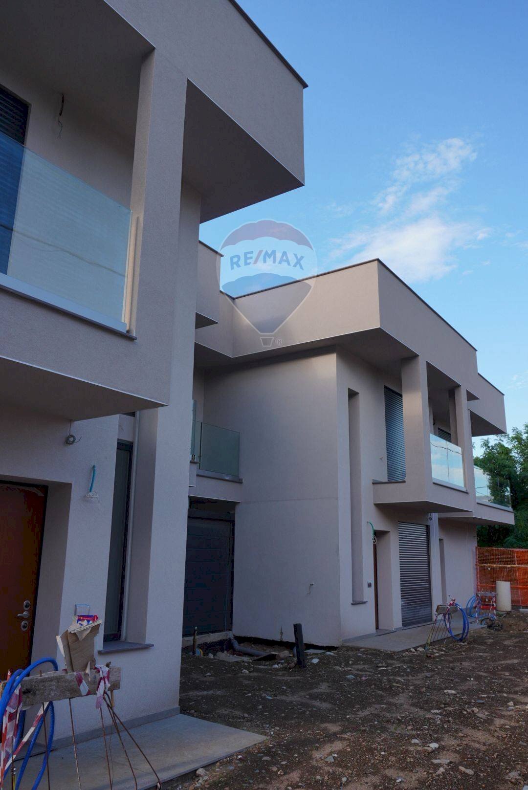 esterno - Villa a Schiera VIA FRATELLI DI DIO, Busto Arsizio - foto 1