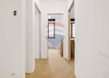 Hall / corridoio - Trilocale mameli
 
22, Busto Arsizio - foto 9