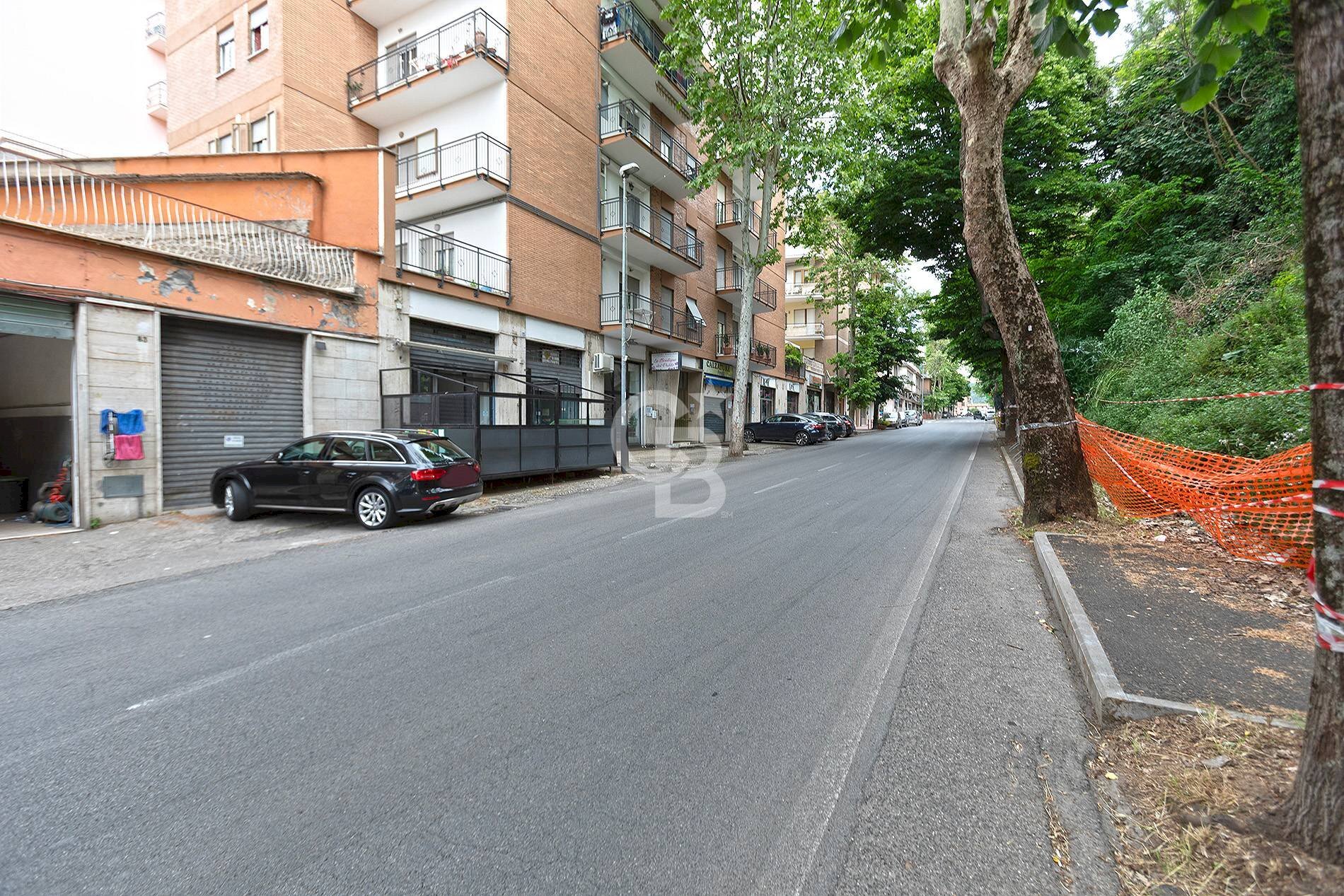 Foto 1 - Locale Commerciale Viale Fiume, Viterbo - foto 1