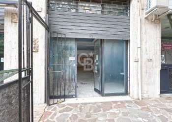 Foto 2 - Locale Commerciale Viale Fiume, Viterbo - foto 2