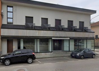 Facciata - Office via Piave, 90, Azzate - photo 1