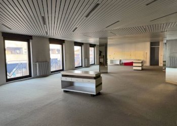 Interno non residenziale - Office via Piave, 90, Azzate - photo 4