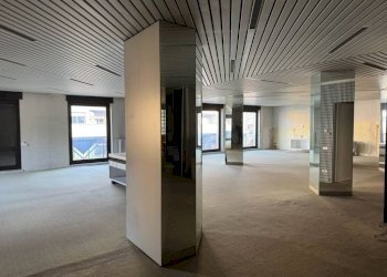 Interno non residenziale - Office via Piave, 90, Azzate - photo 5