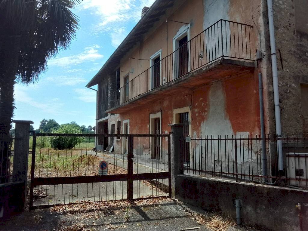 Facciata - Rustic via Dante Alighieri, Biandronno - photo 2