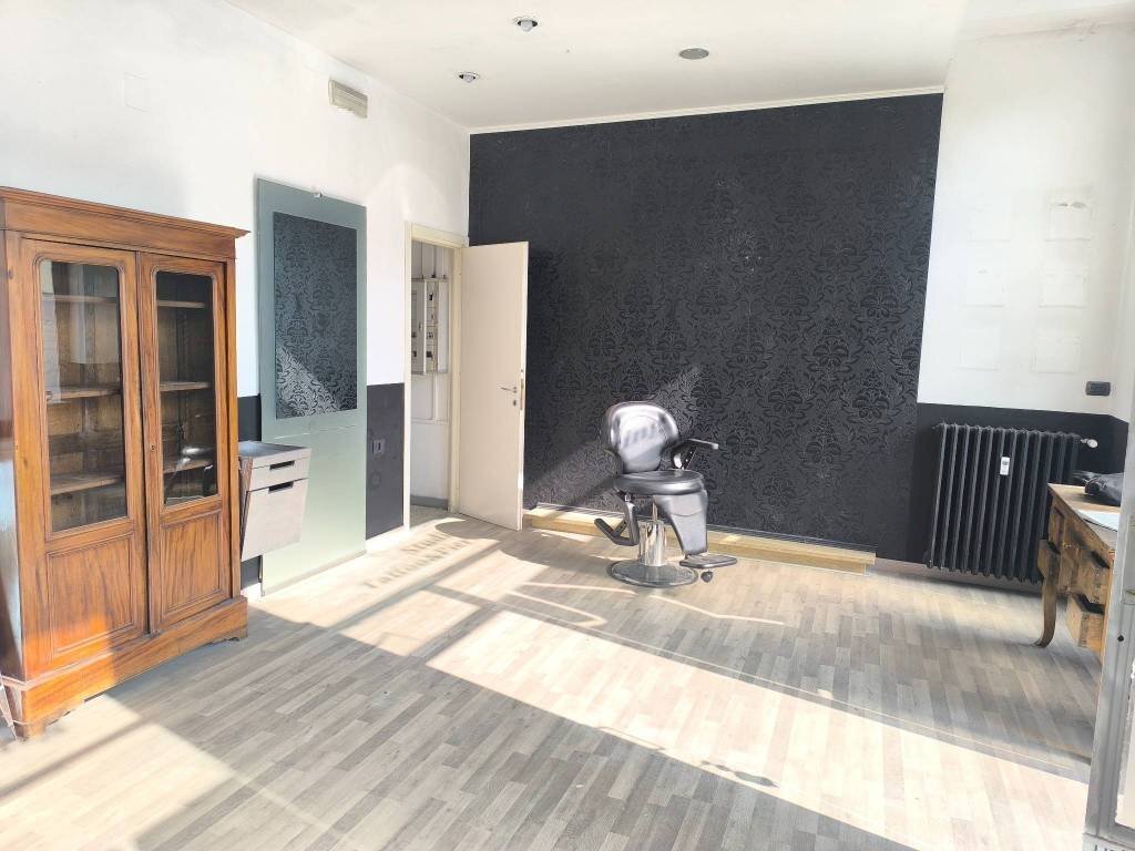 Interno non residenziale - Negozio vicolo C. Danna, 1B, Mondovì - foto 1