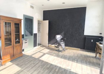 Interno non residenziale - Negozio vicolo C. Danna, 1B, Mondovì - foto 1