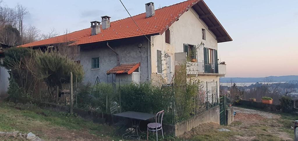 Facciata - Rustico via Cascinale Ronco, 2, Cocquio-Trevisago - foto 1