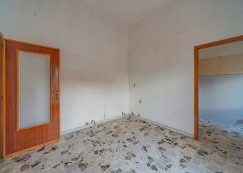 Four-room apartment Via Cesare Battisti, Caraglio - photo 10