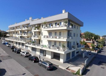 Foto 1 - Bilocale Via Leonardo Mellano
 
160, Roma - foto 1