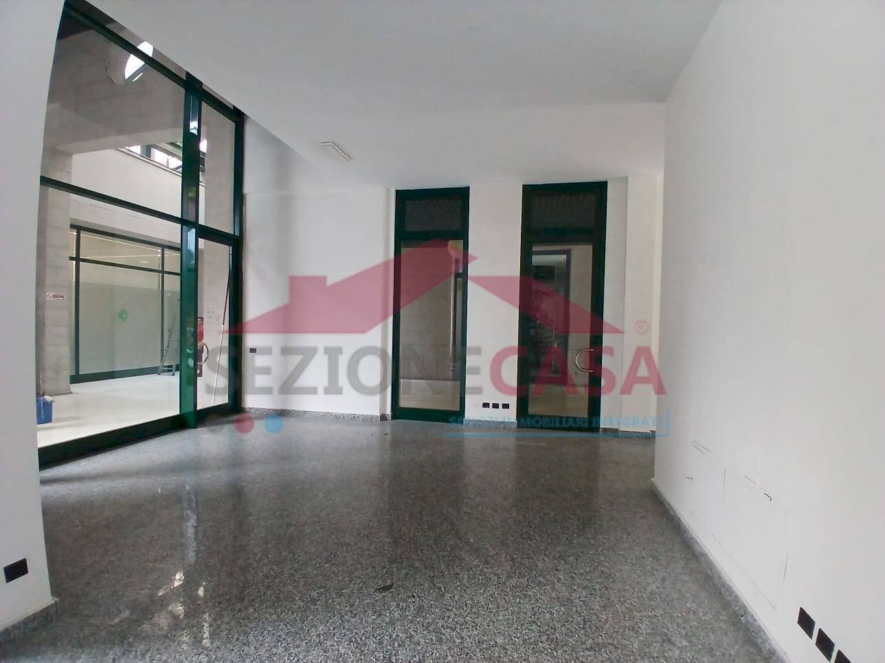 Foto 3 - Negozio PAZZA ALCIDE DE GASPERI
 
3, Saronno - foto 3