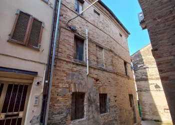 Foto 3 - Casa indipendente piazza Cortile
 
7, Monte Urano - foto 3