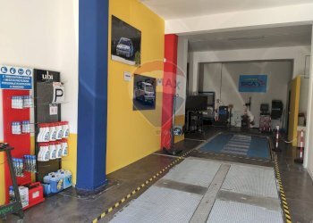 Ricezione / Lobby - Locale Commerciale Via Giorgio de Chirico
 
2, San Gregorio di Catania - foto 14