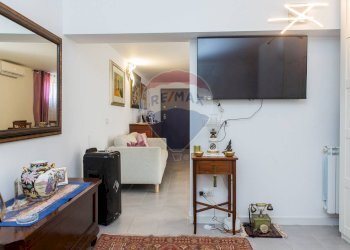 Soggiorno - Trilocale via michele grassi barbagallo
 
24D, Giarre - foto 5