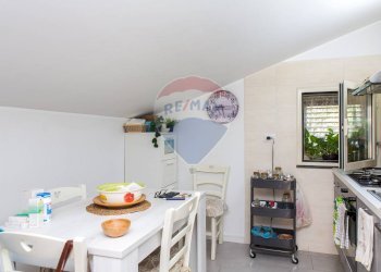 Sala da pranzo - Trilocale via michele grassi barbagallo
 
24D, Giarre - foto 10