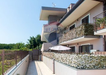 Edificio all\'aperto - Trilocale via michele grassi barbagallo
 
24D, Giarre - foto 22