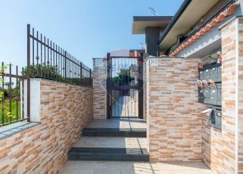 Scale - Trilocale via michele grassi barbagallo
 
24D, Giarre - foto 23