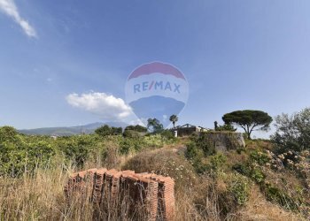 Vista delle montagne - Terreno agricolo Via Chiuse
 
23, Acireale - foto 7
