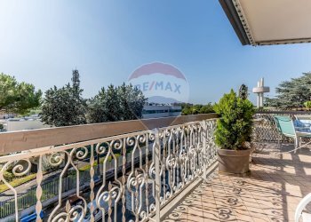 Balcone - Quadrilocale Via Roberto Bracco
 
3, Roma - foto 7