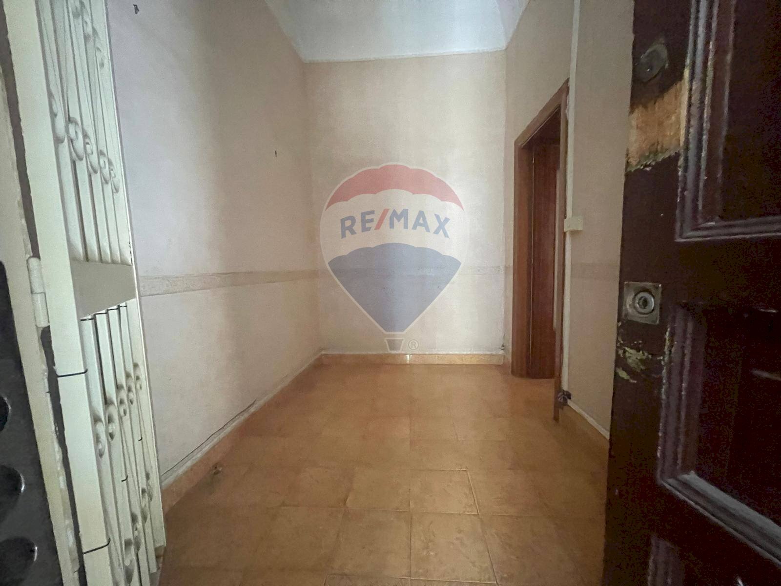 Hall / corridoio - Appartamento Corso Avezzana
 
49, Torre del Greco - foto 2