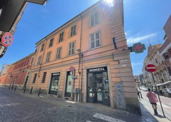 Foto 3 - Stabile - Palazzo via Cavour
 
92, Asti - foto 3