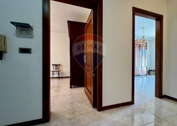 Hall / corridoio - Casa indipendente Via Savagnolu
 
4, Ittiri - foto 11