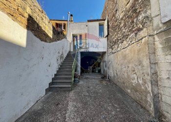 Scale - Casa indipendente Via Savagnolu
 
4, Ittiri - foto 23