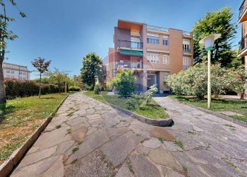 Edificio all\'aperto - Trilocale Via Gavirate
16, Milano - foto 17