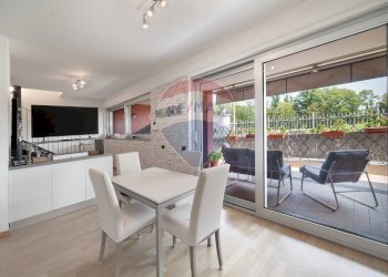 Sala da pranzo - Trilocale Via Carducci
 
35, Cologno Monzese - foto 2