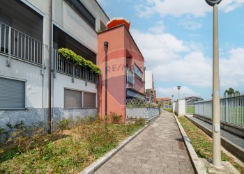 Edificio all\'aperto - Trilocale Via Carducci
 
35, Cologno Monzese - foto 51