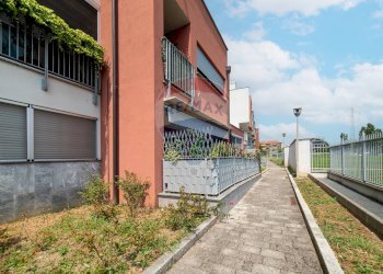 Edificio all\'aperto - Trilocale Via Carducci
 
35, Cologno Monzese - foto 52