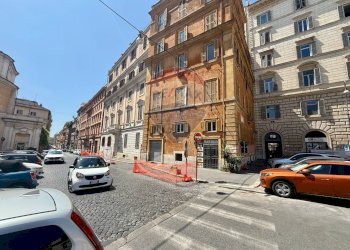 Edificio all\'aperto - Shop Piazza San Bernardo
 
108, Roma - photo 17